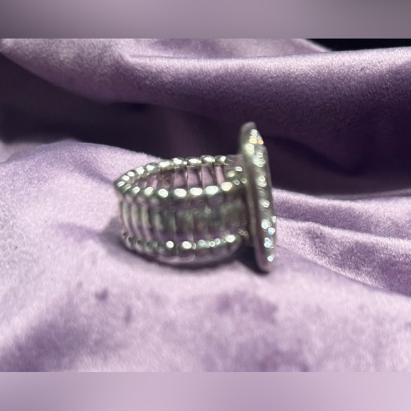 University of Kentucky silver-tone stretch-band ring - Picture 3 of 4